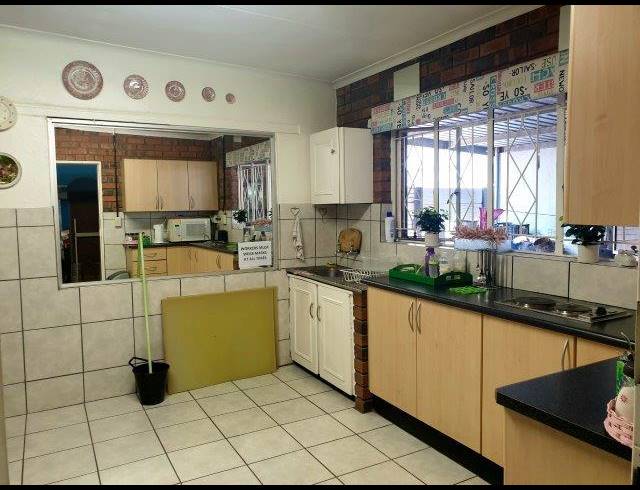 498M² BUSINESS FOR SALE IN BOKSBURG NORTH